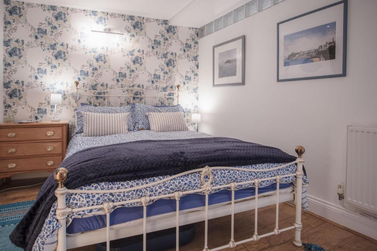 Goscar Court - 1 Bedroom Apartment - Tenby Eksteriør billede