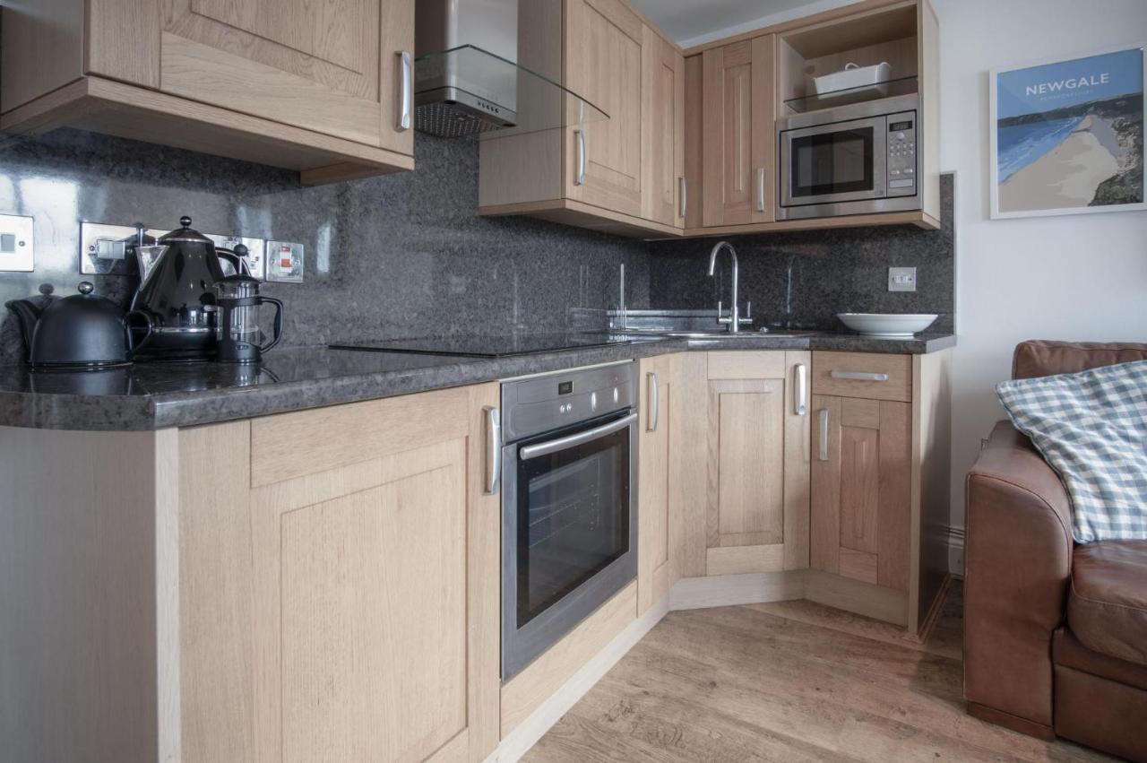 Goscar Court - 1 Bedroom Apartment - Tenby Eksteriør billede