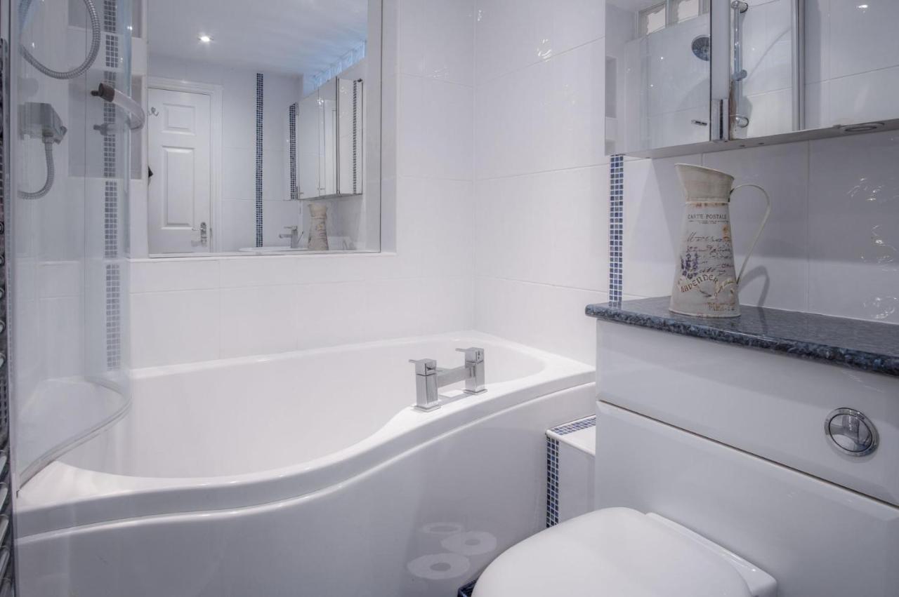 Goscar Court - 1 Bedroom Apartment - Tenby Eksteriør billede